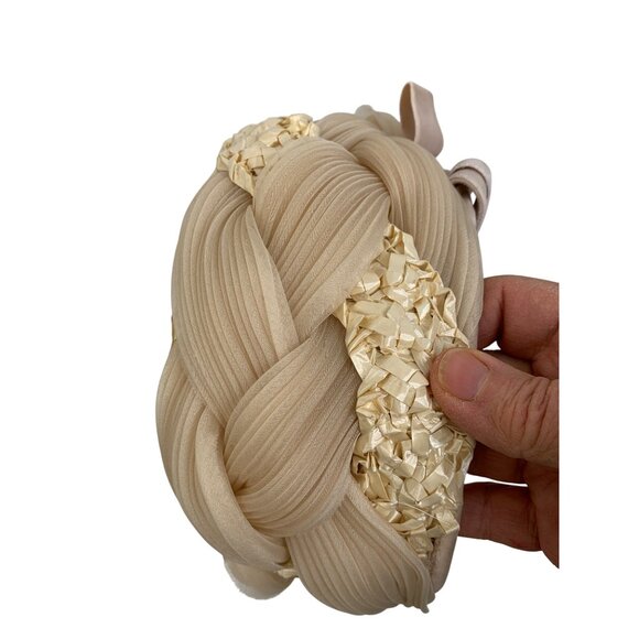 Vintage 50s Woodward & Lothrop Hat Beige Pleated Chiffon & Straw Pillbox Bow - Picture 6 of 7